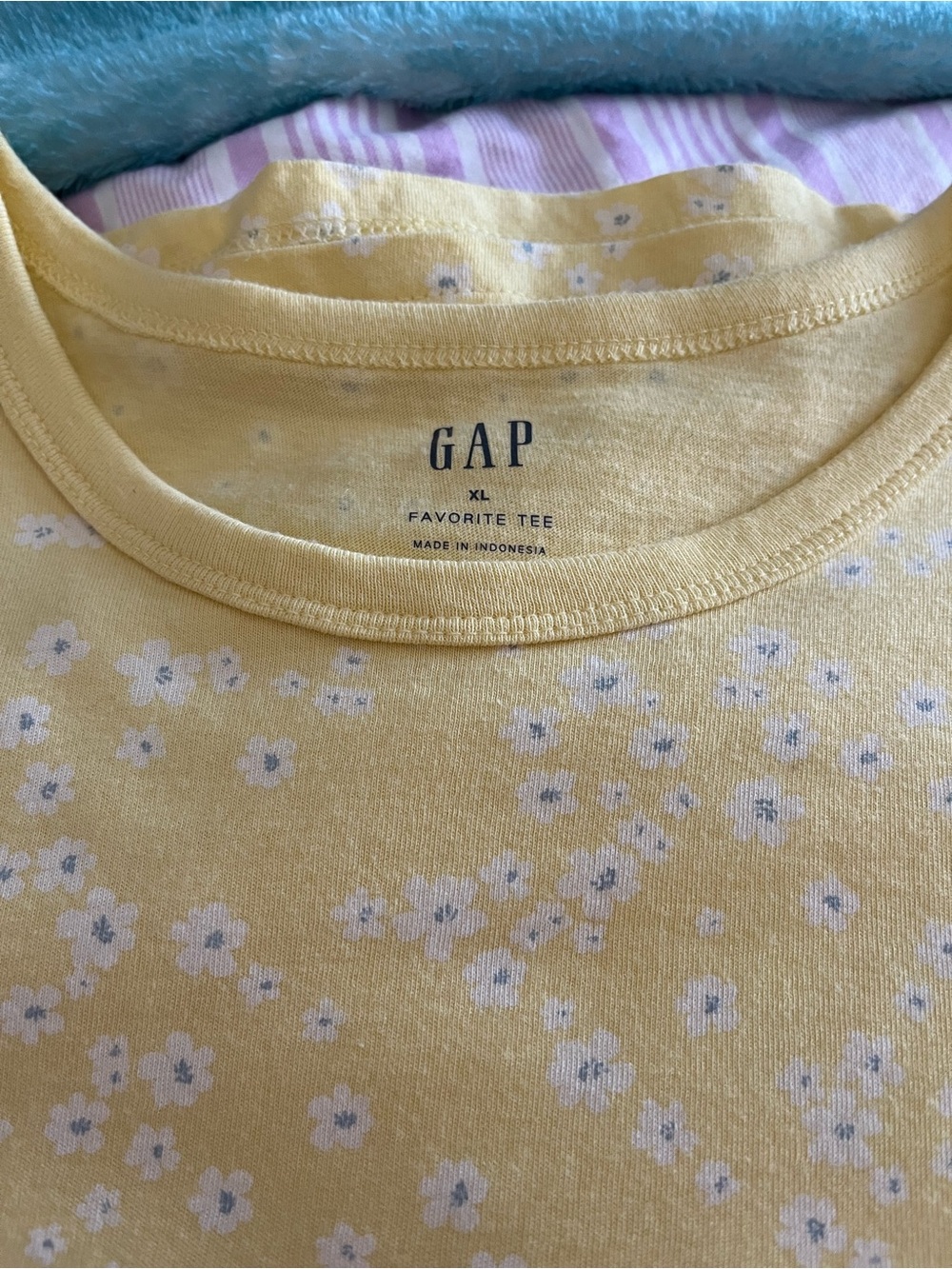 GAP yellow floral T-shirt